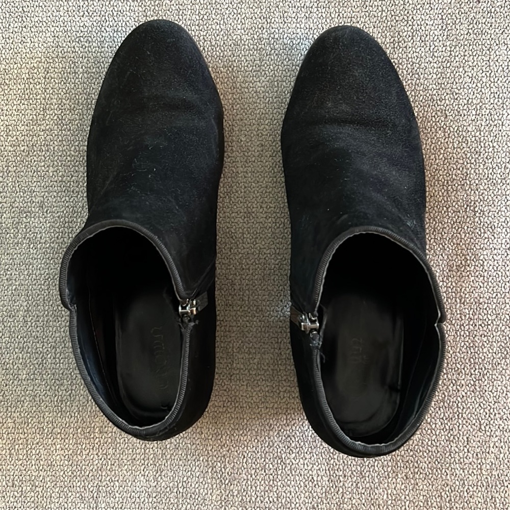 Crown Vintage Faux suede Black Bootie Size 7.5